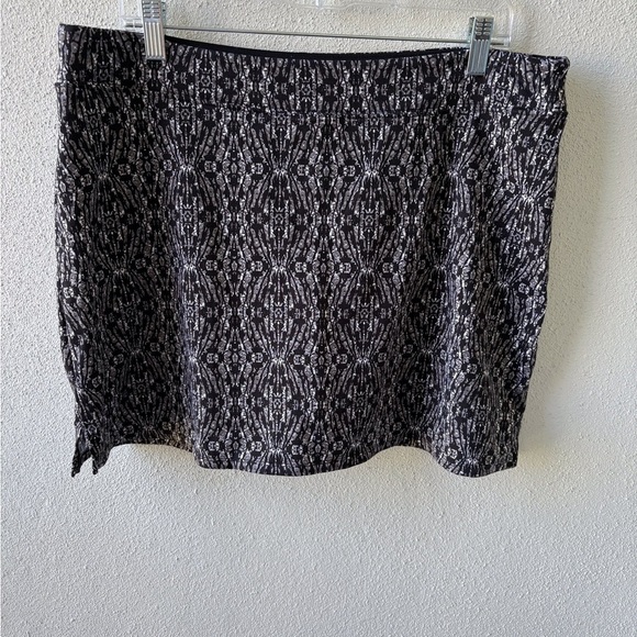 Tranquility XL Skort Black/Gray/White Beach Vacation Summer Tennis Golf - Picture 2 of 9